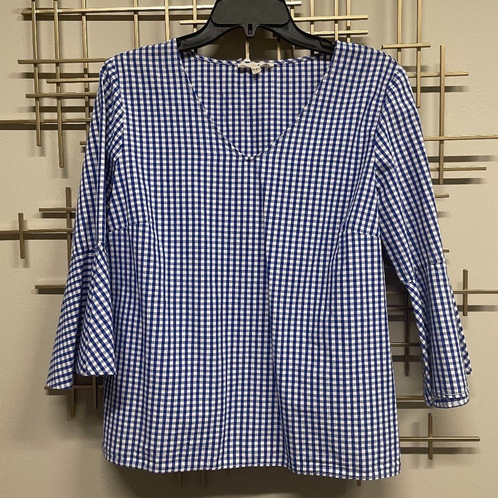 June and Delancey quarter length bell sleeve top